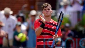 Jack Draper begins bid to emulate Andy Murray at Queen’s Club with opening win
