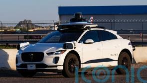 Waymo to introduce driverless minicabs in London in 2026