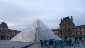 Suspects arrested over Louvre heist