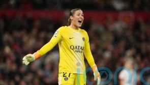Mary Earps booed as Manchester United spoil her return with win over PSG