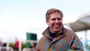 Skelton fires three at Greatwood in bid to keep on top