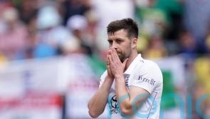 Mark Wood suffers series-ending injury as England&rsquo;s hopes of Ashes comeback hit