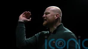 Andy Whing brands referee &rsquo;embarrassing&rsquo; after controversial Barrow defeat