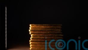 Gold glows but blue chips struggle in quiet trading