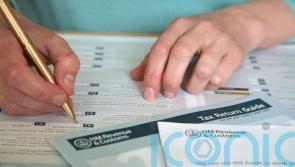 HMRC apologises after glitch shuts helplines ahead of self-assessment deadline