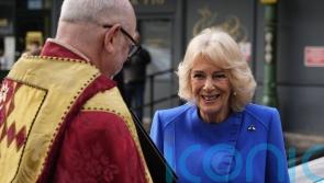 Queen arrives for memorial service celebrating Dame Jilly Cooper&rsquo;s life