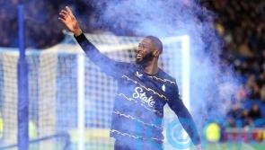 Everton substitute Beto rescues late point at Brighton