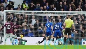 Zian Flemming scores late equaliser as Burnley draw with 10-man Chelsea