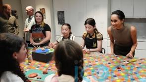 Harry and Meghan get creative with veterans&rsquo; children on museum visit