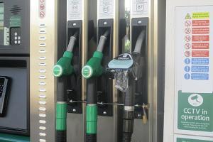 Fuel deliveries due 'today or tomorrow' with hundreds of stations still out of fuel