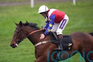 Hansard fares best of Moore trio in Lingfield monopoly