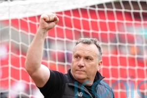 Micky Mellon views result at Colchester as an ‘important win’ for Oldham