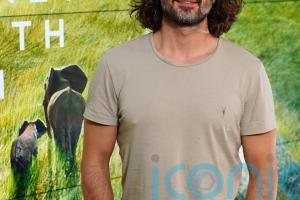 Joe Wicks to run London marathon alongside Daddy Pig for deaf charity