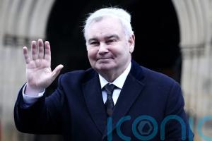 Eamonn Holmes says he will do his best to get well soon after stroke