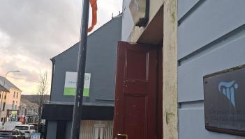 Dad-of-four jailed for threatening a young man with a knife in &lsquo;frightening&rsquo; attack