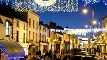 Rolling closures of Portlaoise Main Street tonight as Christmas finally comes down