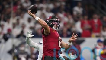 Tampa Bay Buccaneers claim last-gasp win over Houston Texans