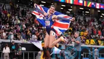 Amy Hunt wins 200m silver at World Championships in Tokyo