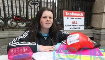 Tanaiste commits to examining therapist recruitment process