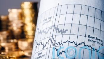 UK stock markets tumble as investors ‘spooked’ by US banking issues