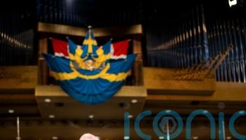 Late physicist’s Nobel Prize medal donated to university where he had key idea