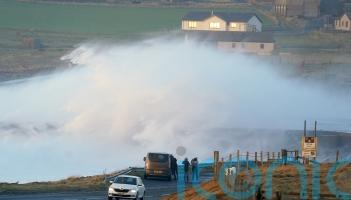 How to stay safe when driving in high winds