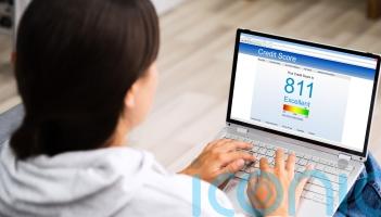 7 easy ways to improve your credit score in 2026