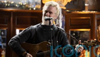 Charity busk draws hundreds to Dublin city centre