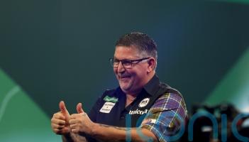 Gary Anderson renaissance continues with return to World Championship last four