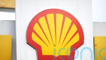 Shell drops after decline in energy trading division