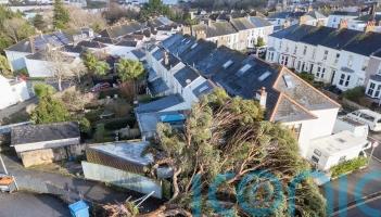 More snow and ice to hit UK as thousands with no power after Storm Goretti