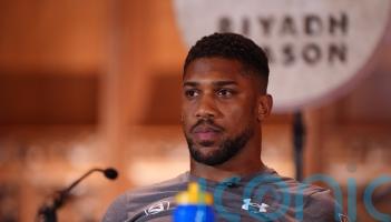Anthony Joshua says he will do &lsquo;what is right&rsquo; after death of close friends