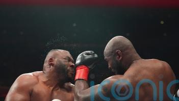 Jarrell Miller involved in bizarre incident as hairpiece comes off during fight