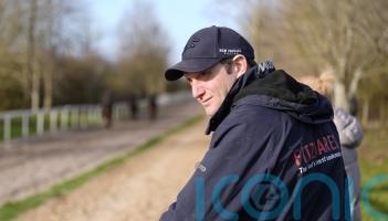 Diva Luna and Handstands backing up The Jukebox Man