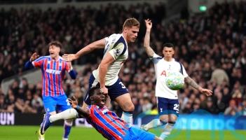 Micky van de Ven red card costly as Tottenham slip to fifth successive defeat