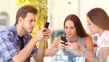 5 reasons why social media and doomscrolling are so addictive &ndash; and how to combat this