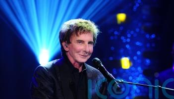 I write the songs&hellip; but not like that: Barry Manilow looks to modern muses