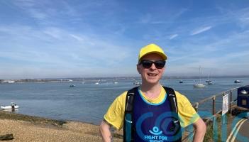 Blind artist to run marathon using AI glasses and app in &lsquo;world first&rsquo;