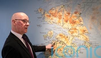 Swinney outlines plans for &pound;300 of energy support for islanders
