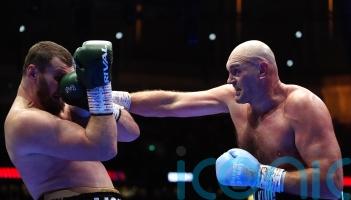 Tyson Fury wins comeback fight against Arslanbek Makhmudov by unanimous decision