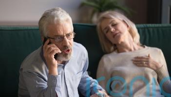 7 dos and dont&rsquo;s when you spot someone having a stroke