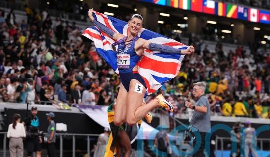 Amy Hunt wins 200m silver at World Championships in Tokyo