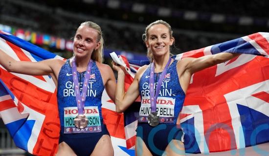 Georgia Hunter Bell takes silver and Keely Hodgkinson bronze in 800m final