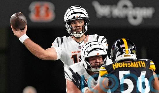 Joe Flacco outduels Aaron Rodgers in battle of veteran quarterbacks