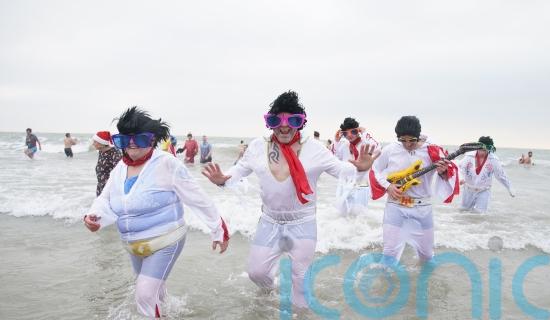 In Pictures: It&rsquo;s now or never for Boxing Day dip enthusiasts