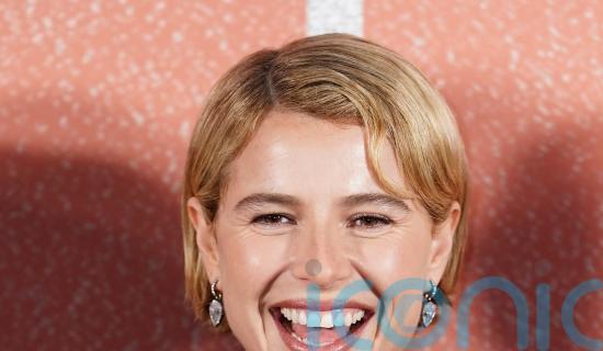 Jessie Buckley says she is &lsquo;lover of cats&rsquo; as actress clarifies earlier comments