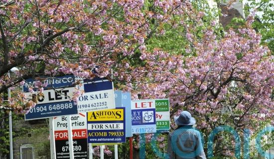 Rising mortgage costs dent buyer demand amid &lsquo;housing market mood shift&rsquo;