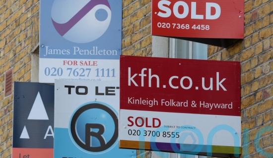 Average fixed mortgage rates edge down but &lsquo;too soon&rsquo; to signal a turning point