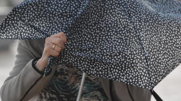 ALERT: Met &Eacute;ireann issues weather warning amid 'very strong and very gusty' westerly winds