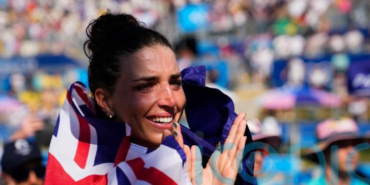Decorated Olympic canoe slalomist Jessica Fox undergoes surgery on kidney